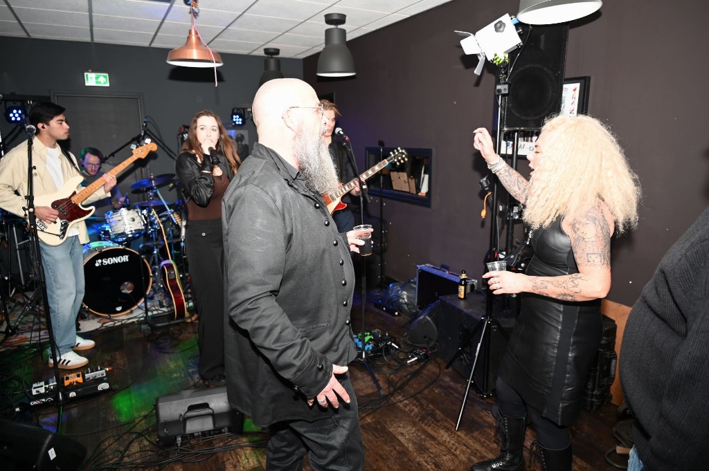 ../Images/10 jaar Ro's Barbershop 133.jpg